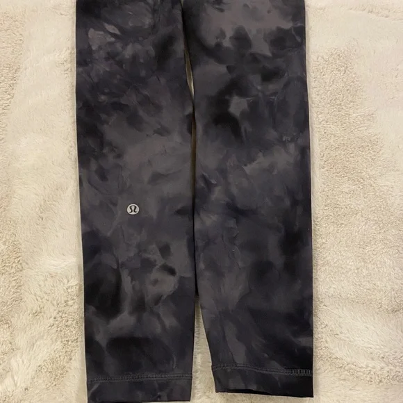 Lululemon Leggings Size 4 - Picture 9 of 9